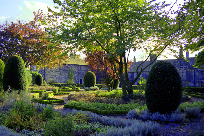 Oakwell Hall and Country Park