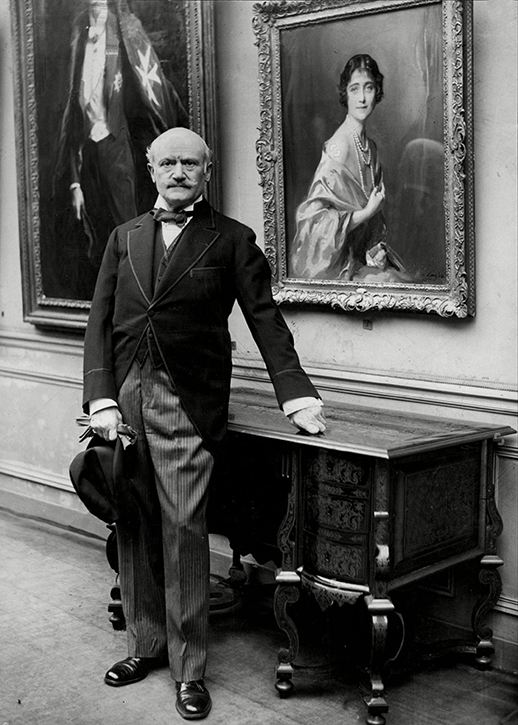 Philip de László with his portrait of the Duchess of York at the Charpentier Gallery, Paris, 1931