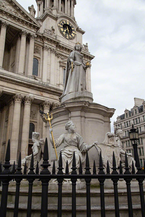 Louis Auguste Malempré (c.1820–1888) and Richard Claude Belt (1851–1920), St Paul's Churchyard, City of London