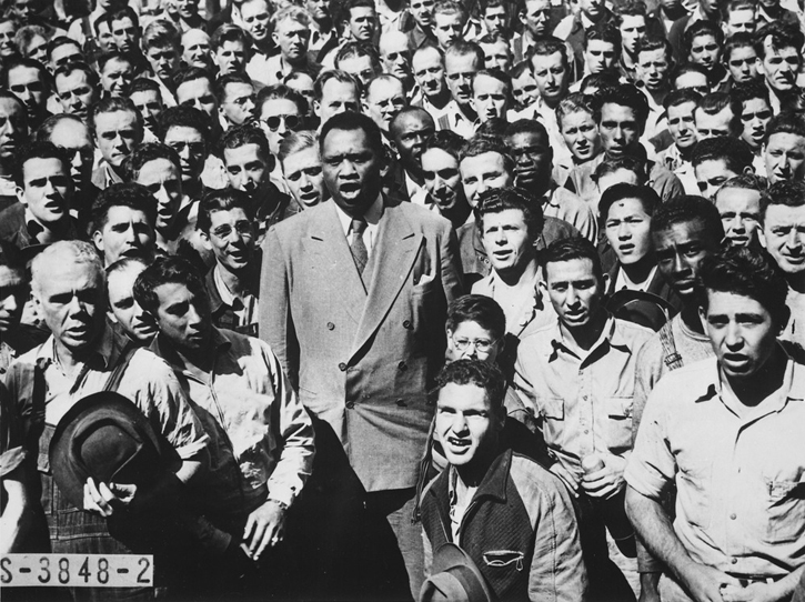 Paul Robeson leading Moore Shipyard workers in singing 'The Star-Spangled Banner', 1942