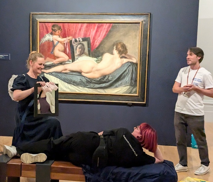 Museum Bums talk in front of the Rokeby Venus by Diego Velázquez