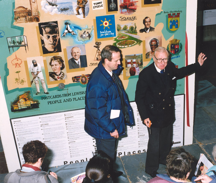 Spike Milligan unveiling the Lewisham mural in 1998