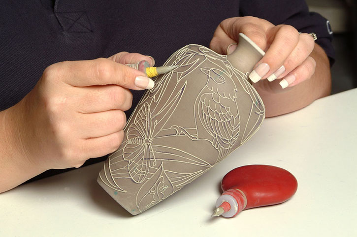 Tubelining a vase