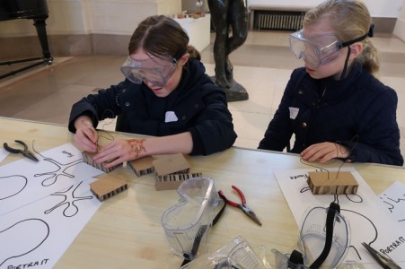 Children at Southampton City Art Gallery try out sculpture making