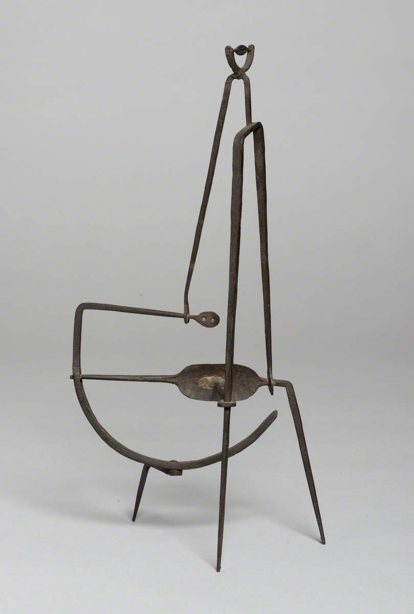 Crouching Woman / Menyw yn ei Chwrcwd
