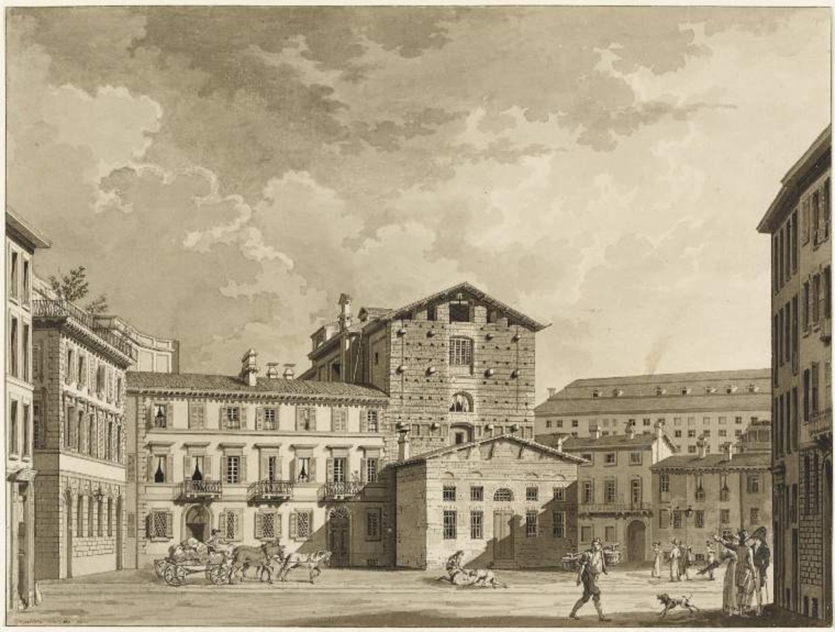 A view in Milan: Piazza del Teatro Filodrammatico
