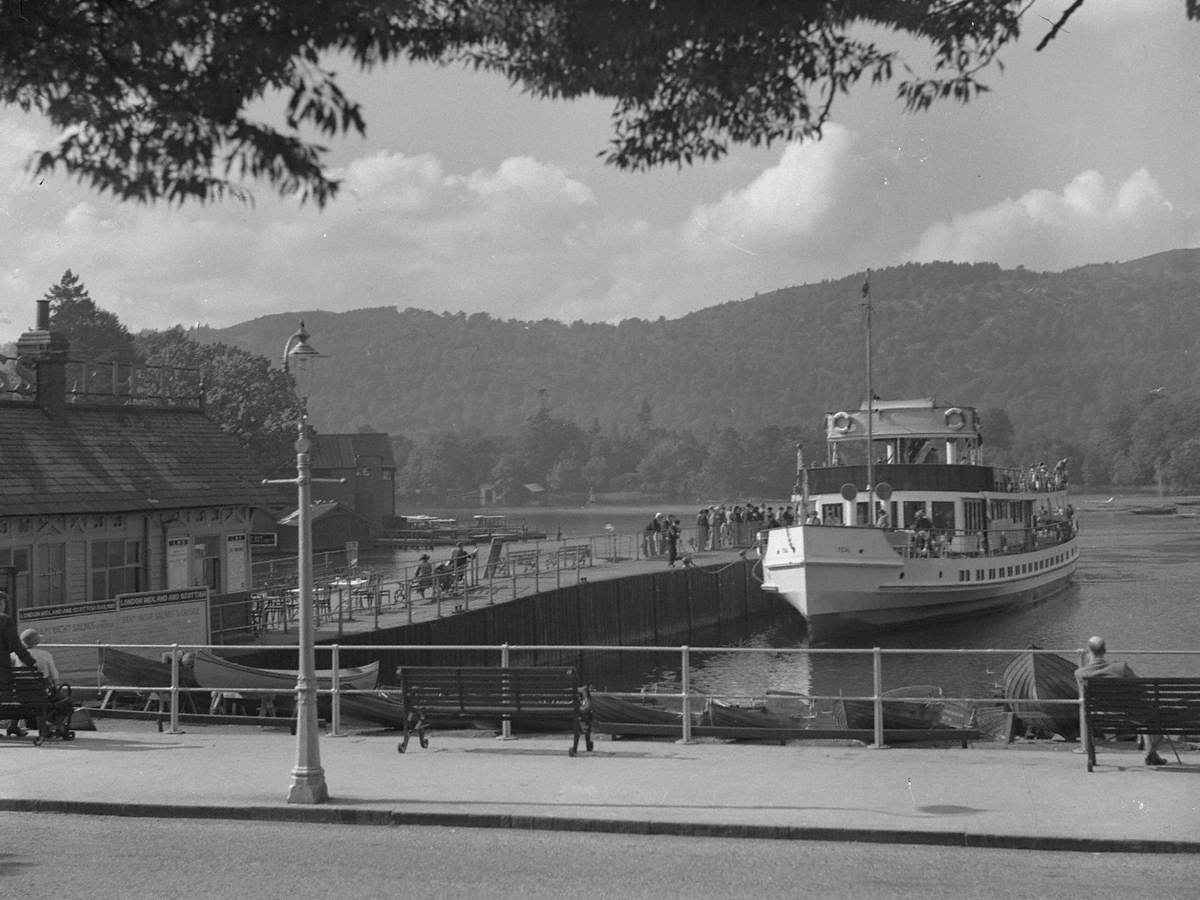 Motor Vessel 'Teal' at Bowness