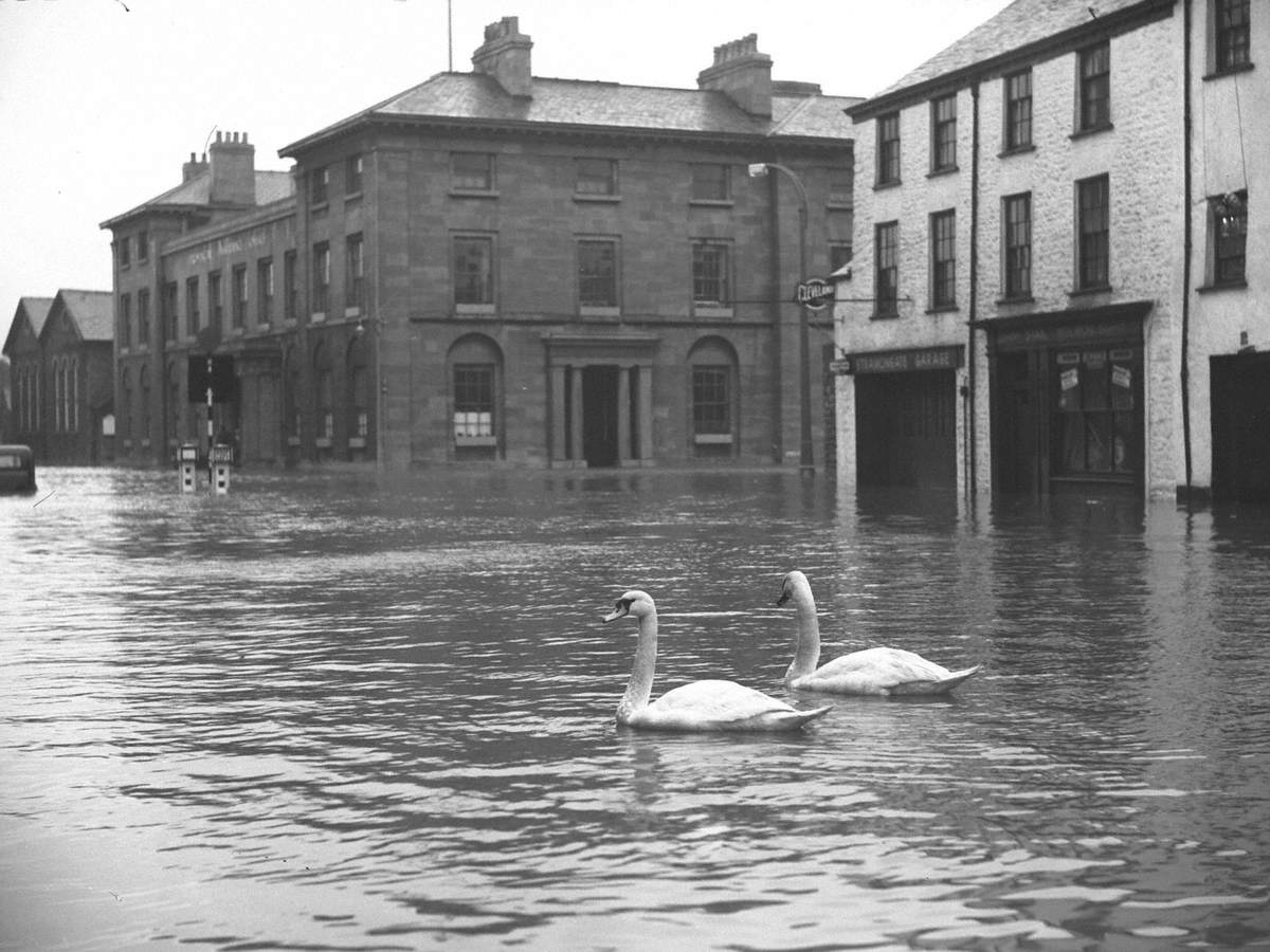 Floods in Stramongate near the Provincial Building