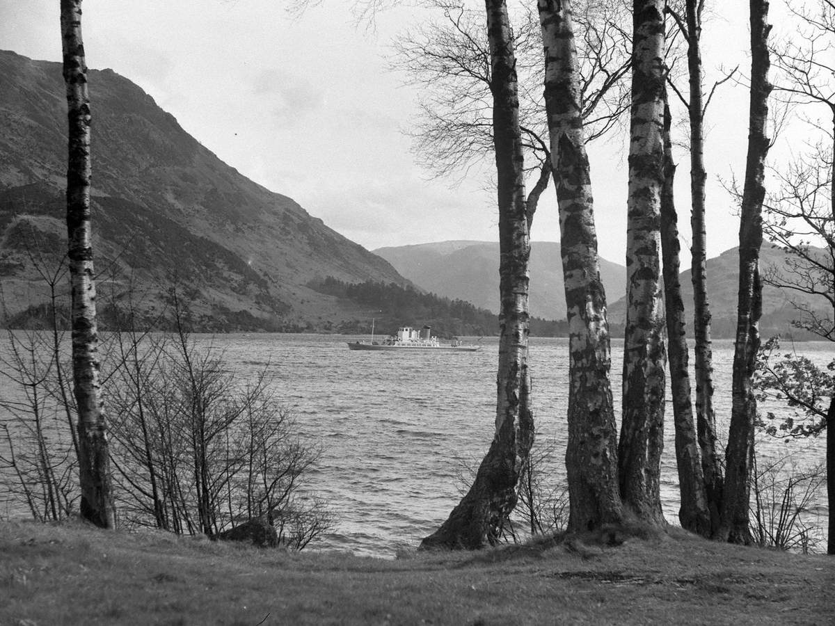 Steamer at Ullswater