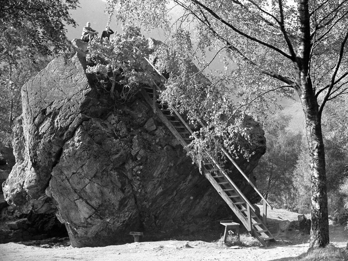 Bowder Stone, Keswick