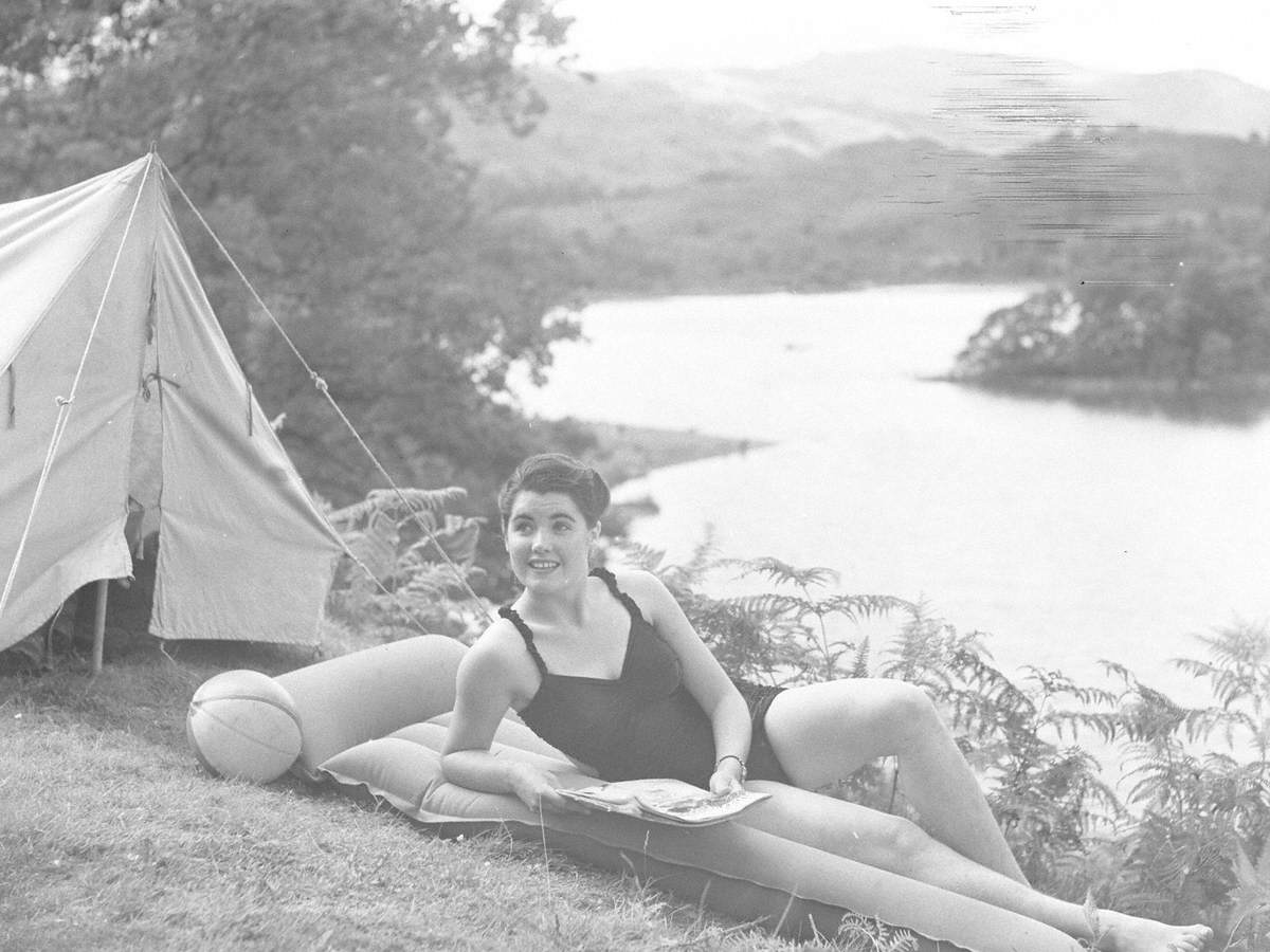 Girl on Lilo