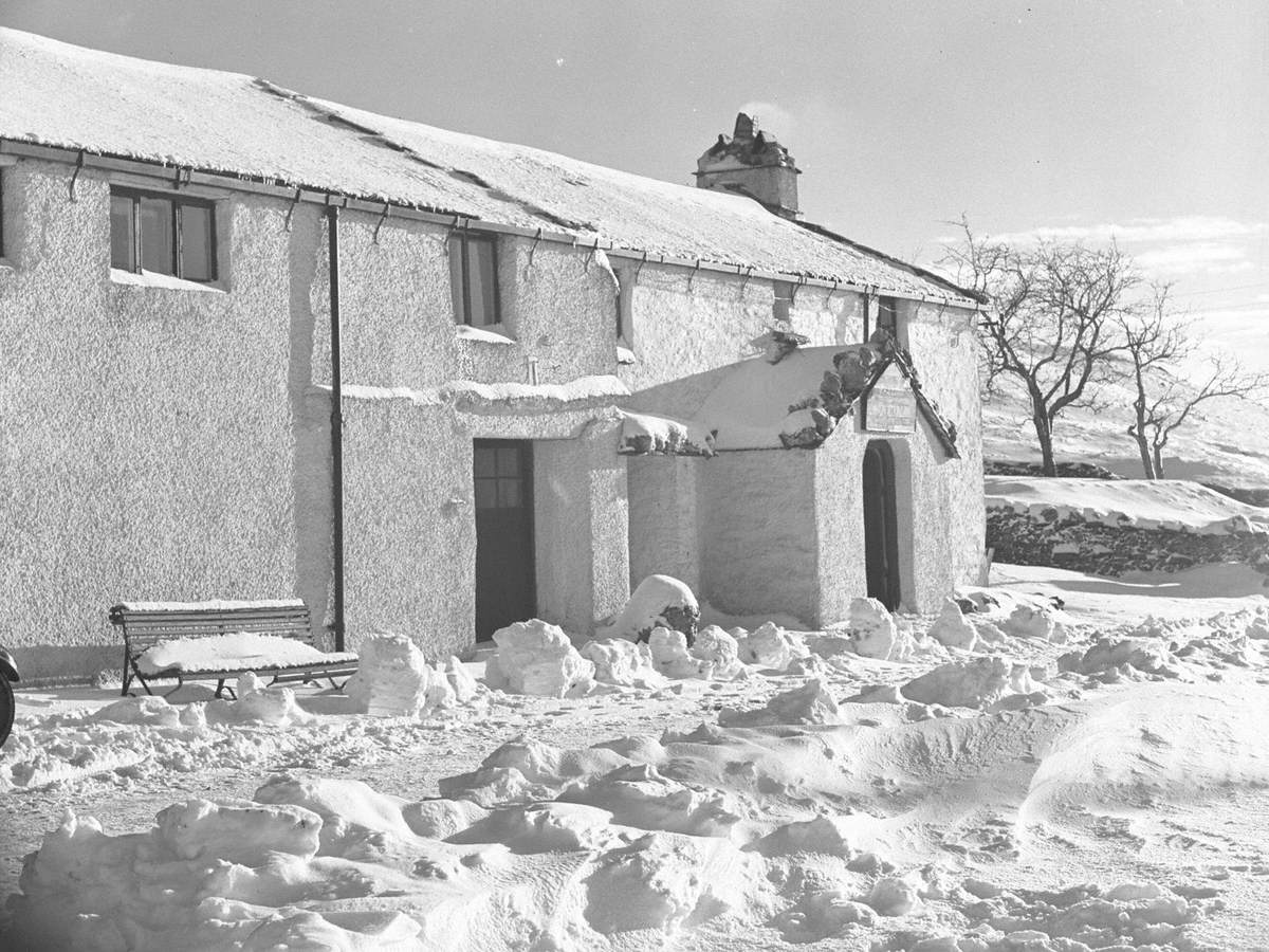 'Kirkstone Pass Inn' in Winter