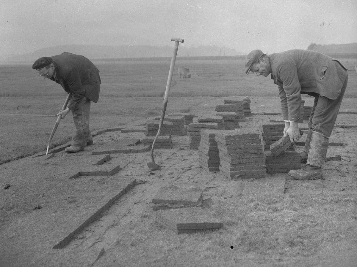 Turf Cutting at Flookburgh