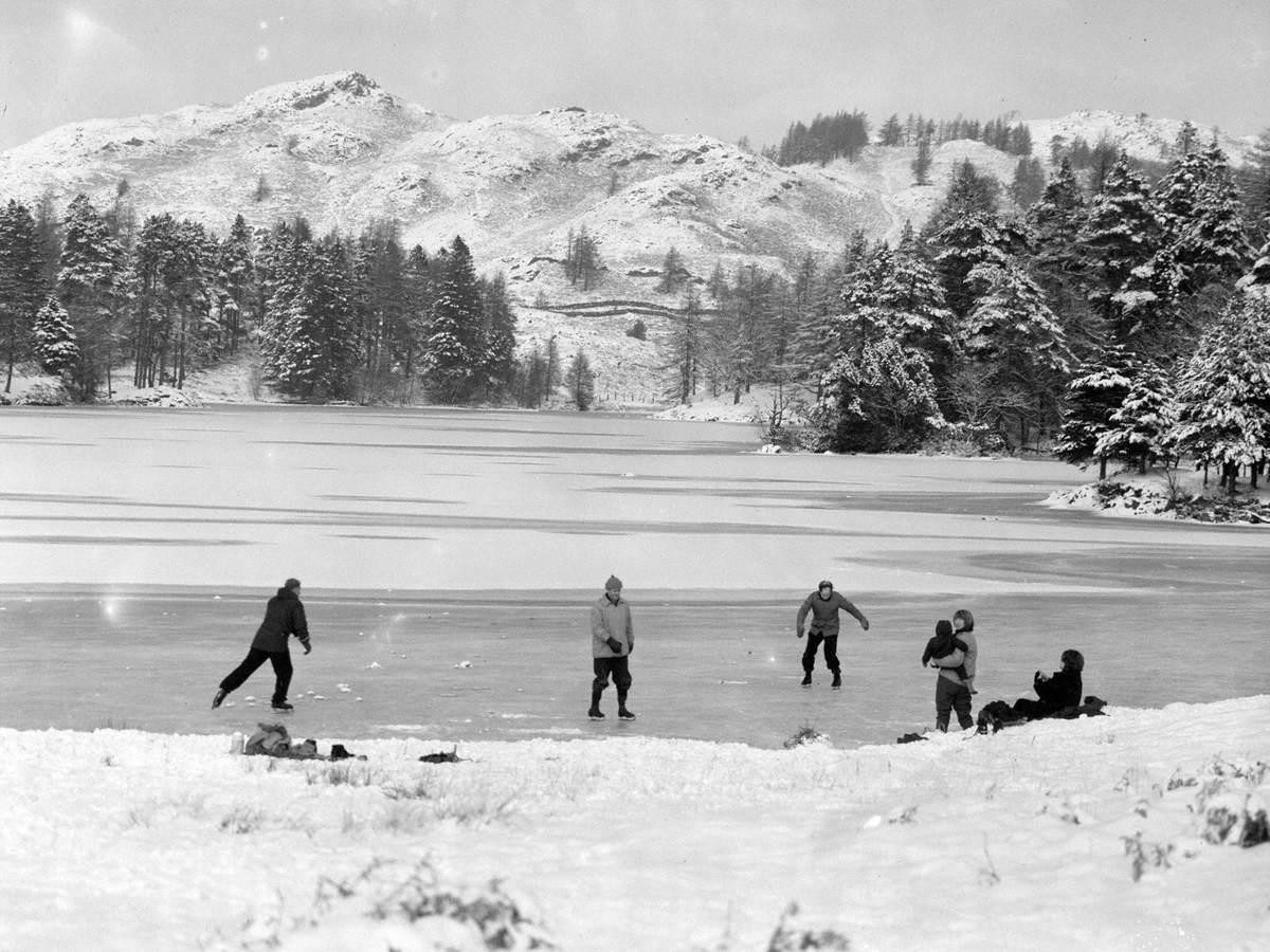 Skating, Tarn Hows