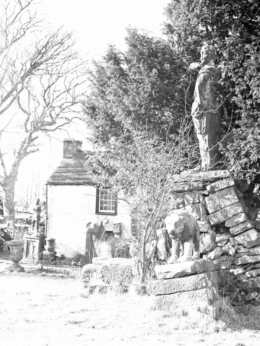Reagill Statues