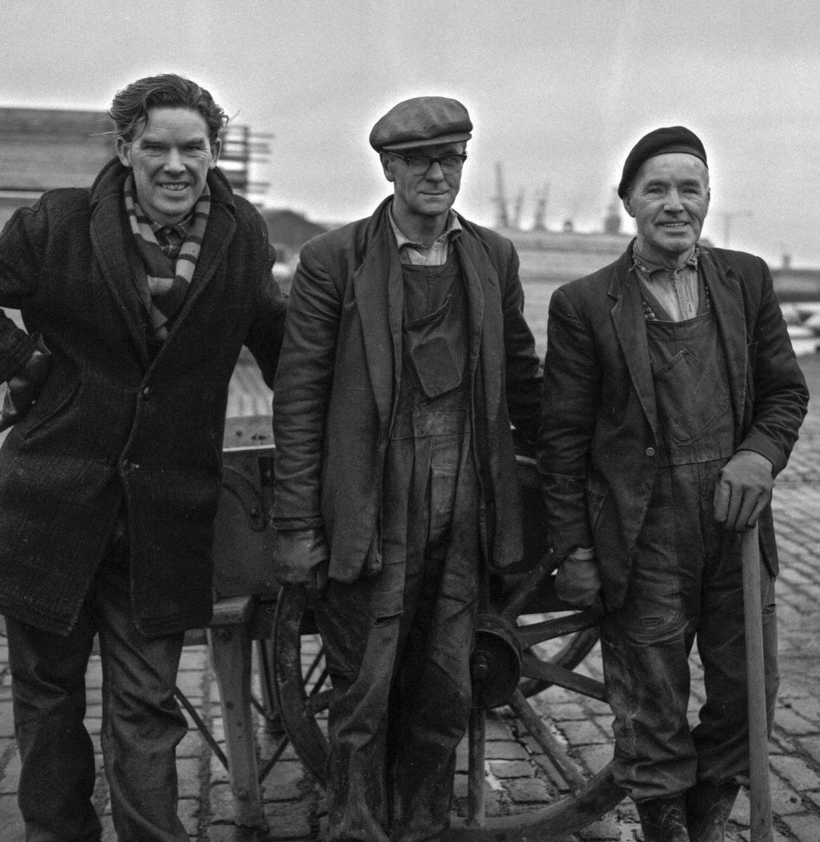 Dock Workers, Dundee