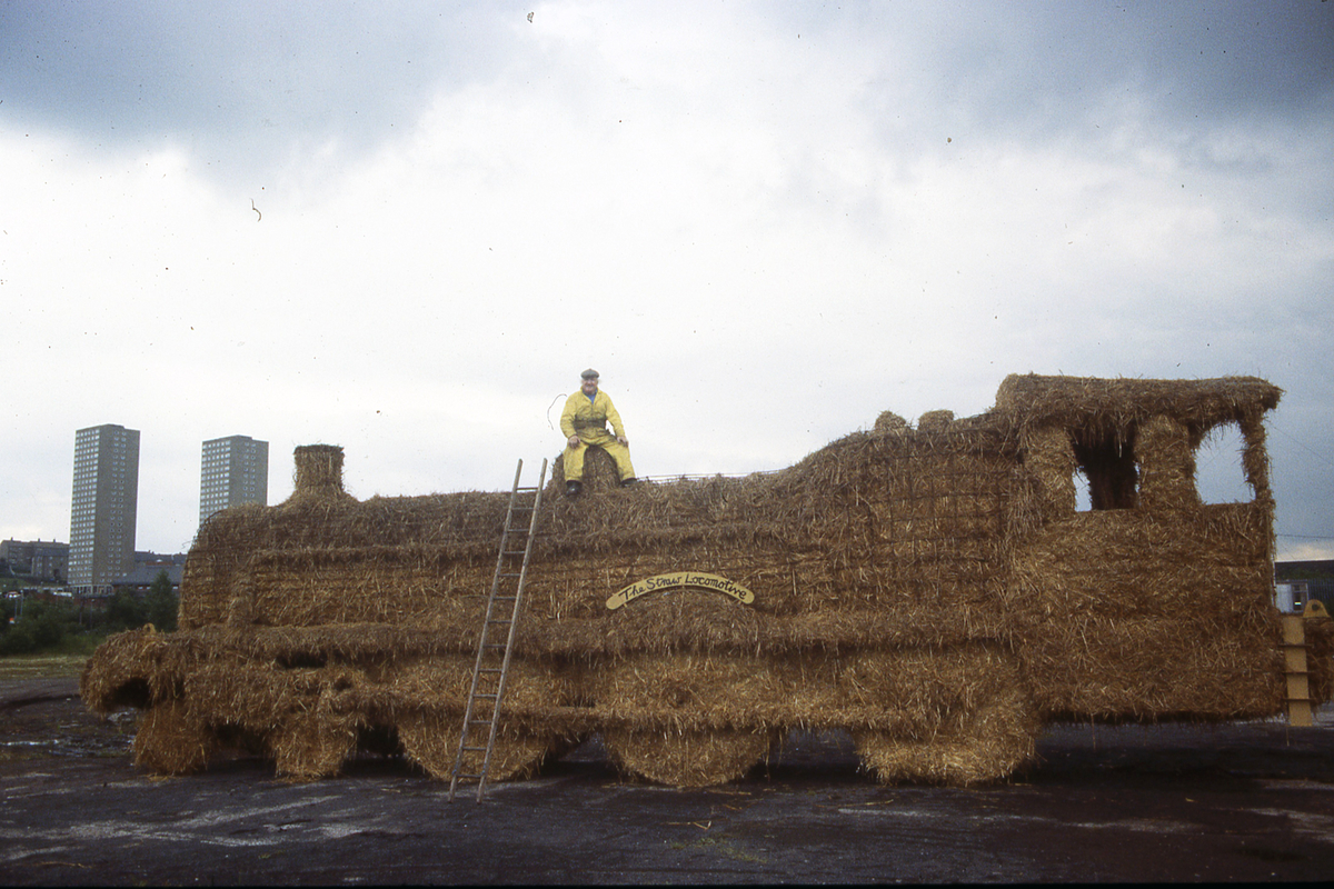 The Straw Locomotive