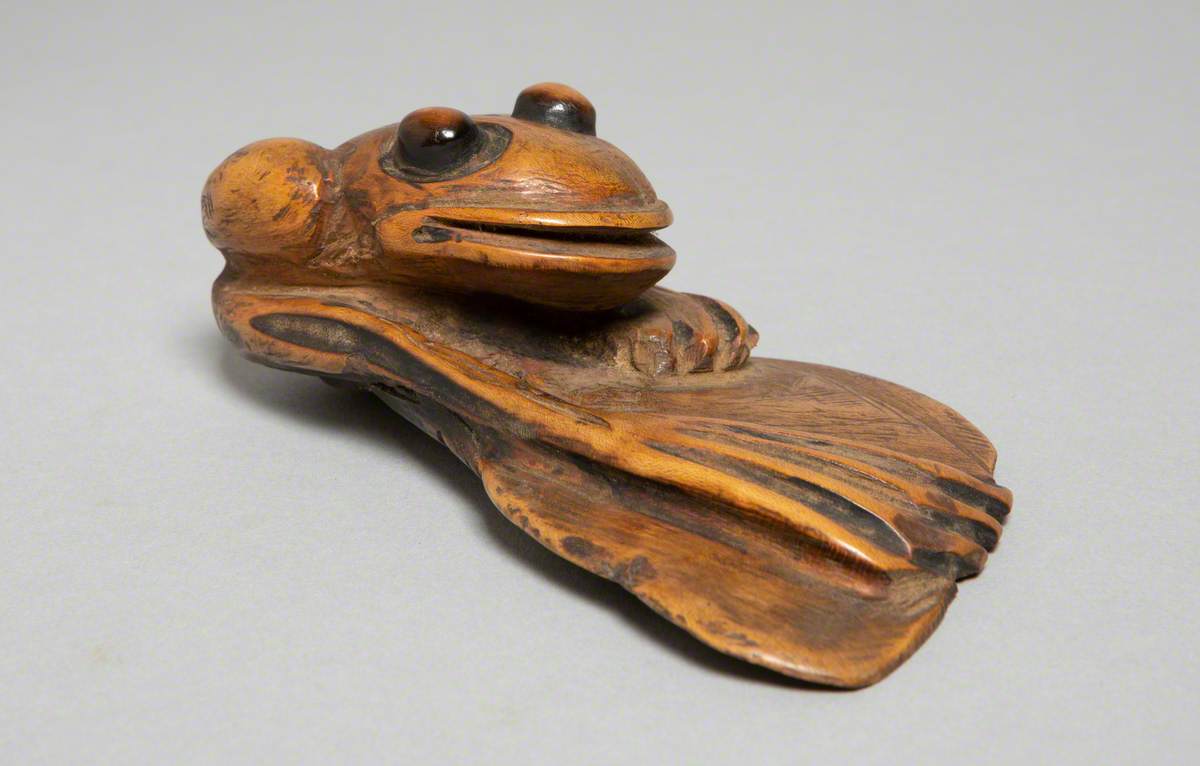 Frog Paperweight of Holly