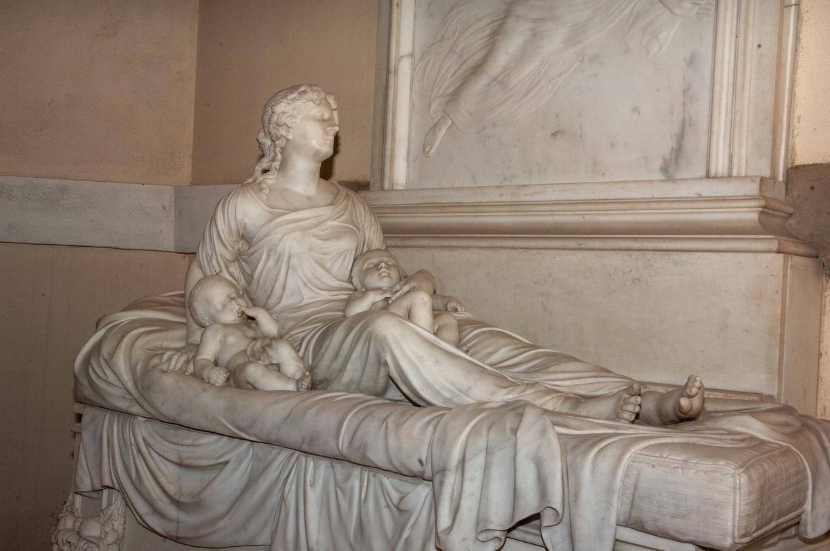 Memorial to Georgiana (1789–1822), 4th Duchess of Newcastle