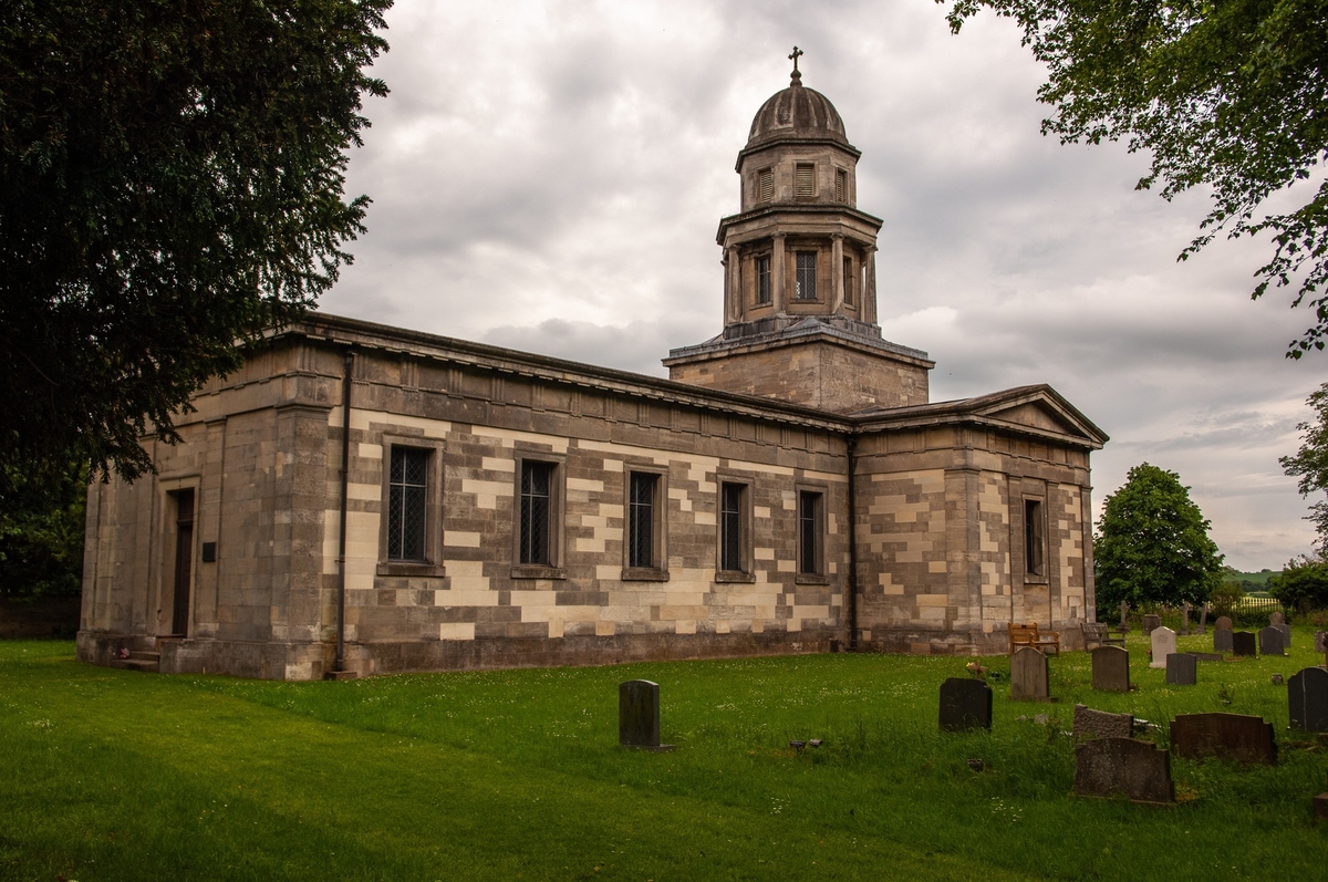 Memorial to Dukes of Newcastle