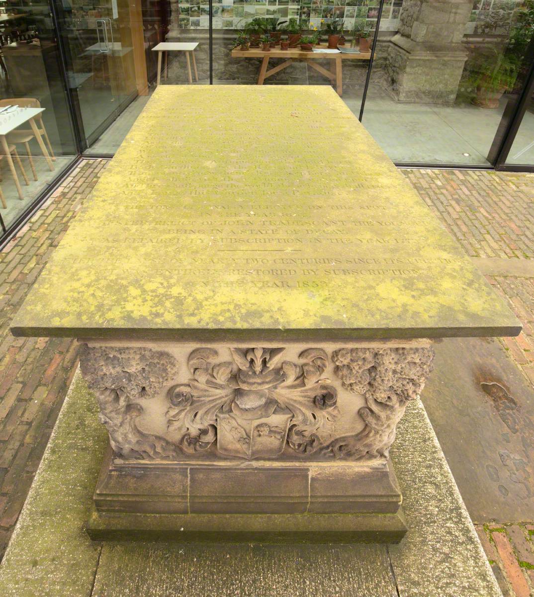 Tomb of John Tradescant the Elder (c.1570–1638) and John Tradescant the Younger (1608–1662)