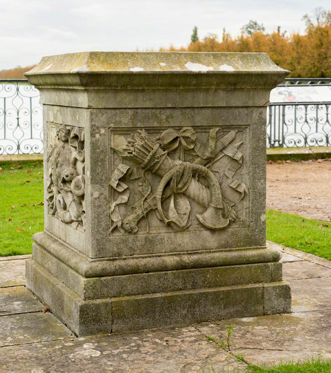 Hunting of the Caledonian Boar (Pedestal)