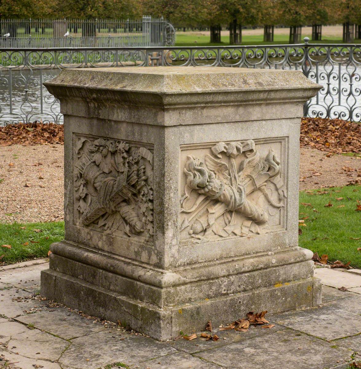 The Judgement of Paris (Pedestal)