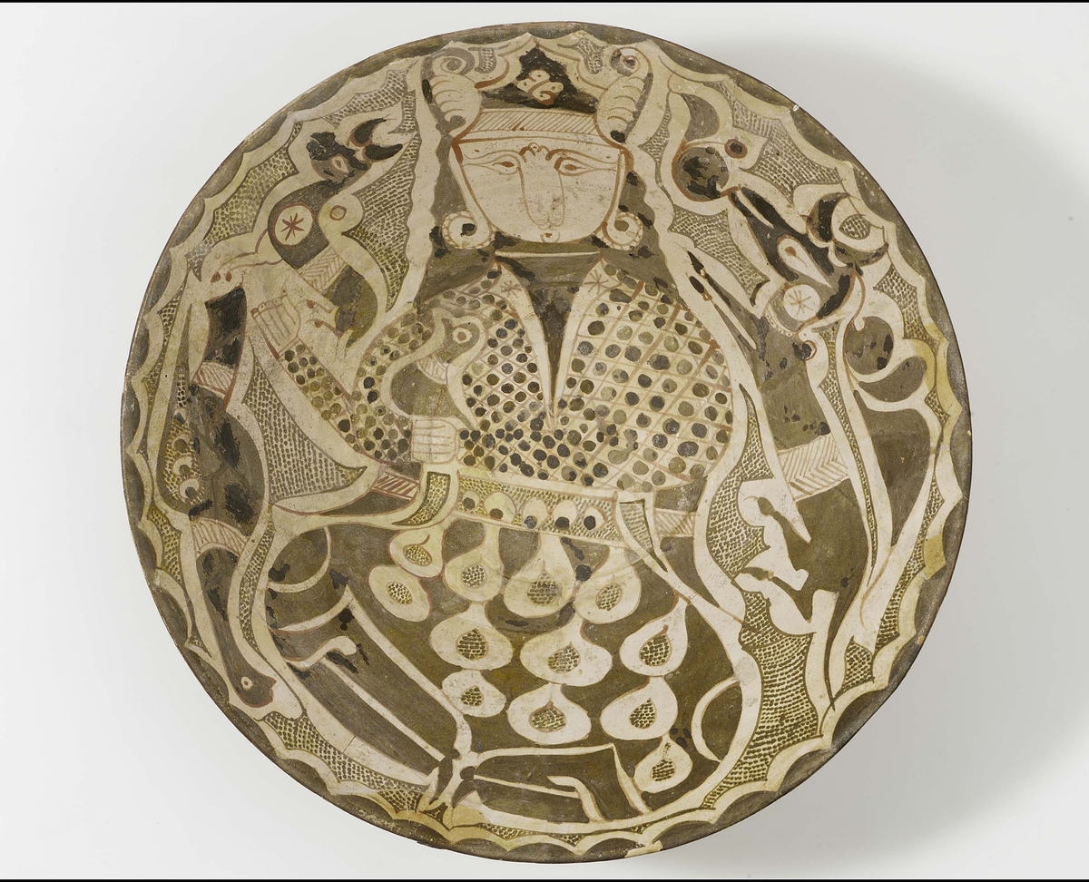 Bowl with the Figure of a Seated Prince