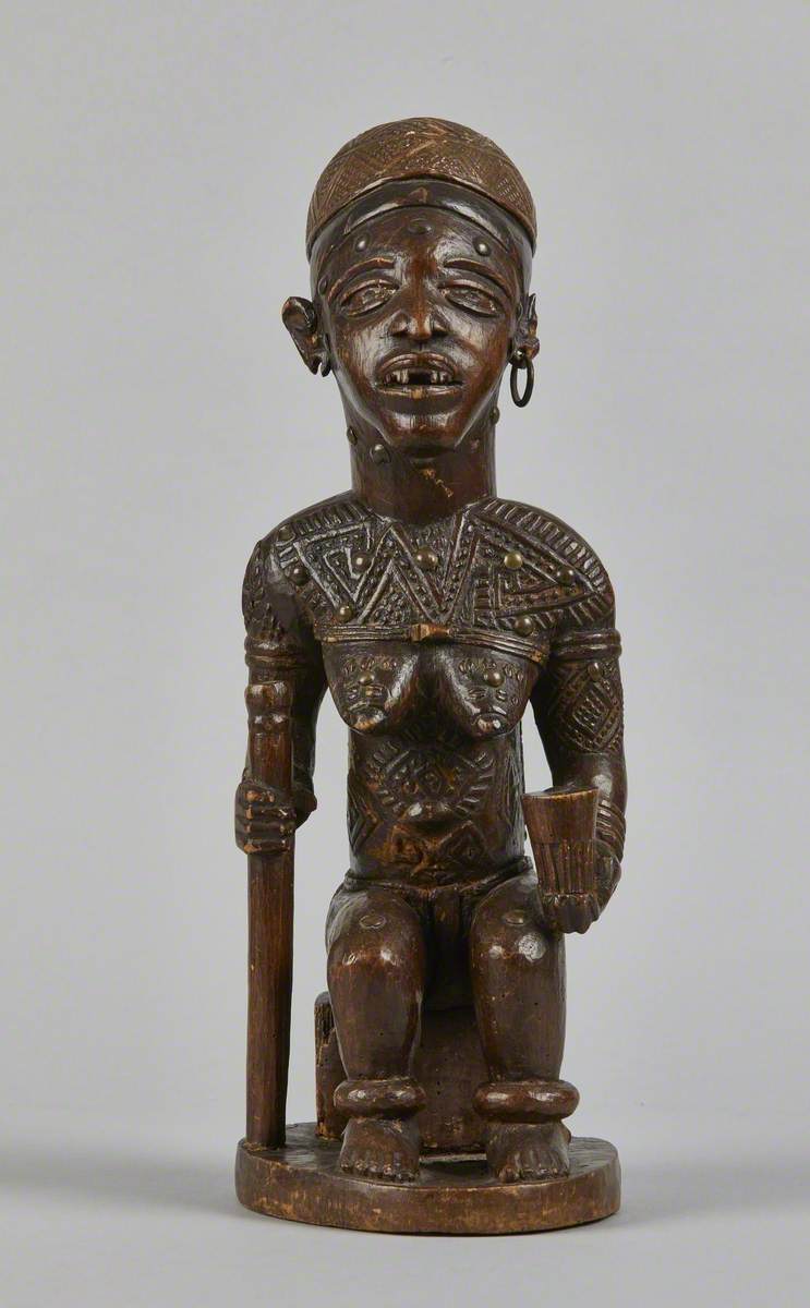Seated figure of a chieftainess