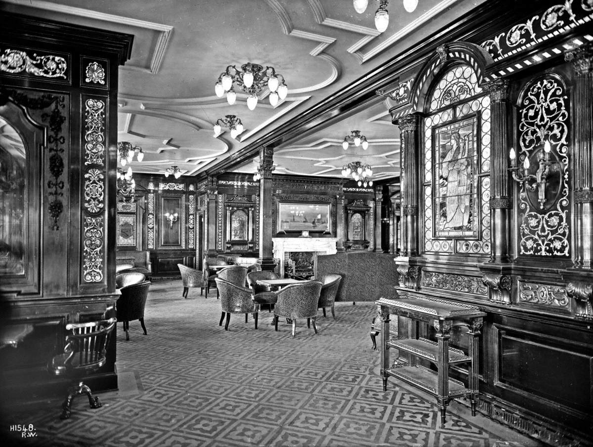 First class smoke room
