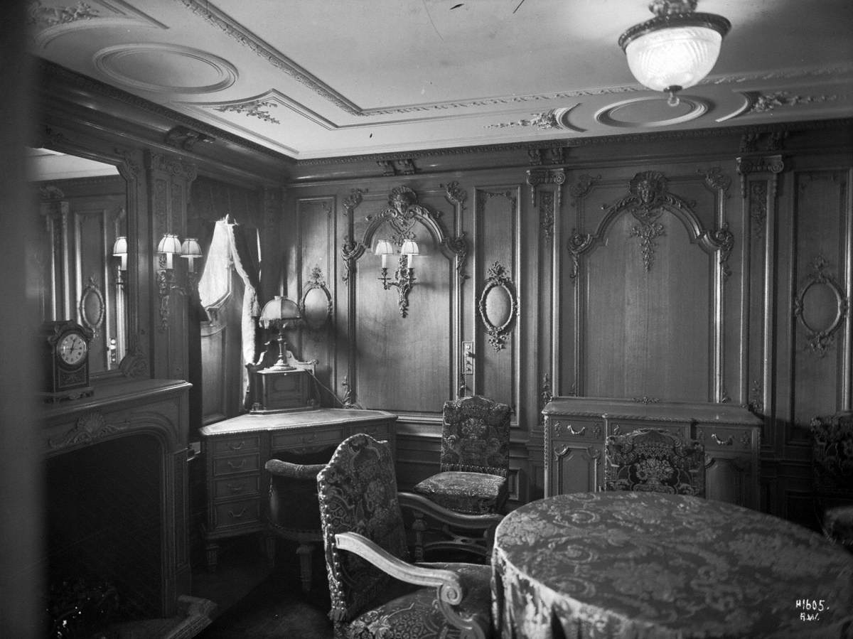 Sitting room of first class parlour suite, Louis XIV style (R. Sloan suite)