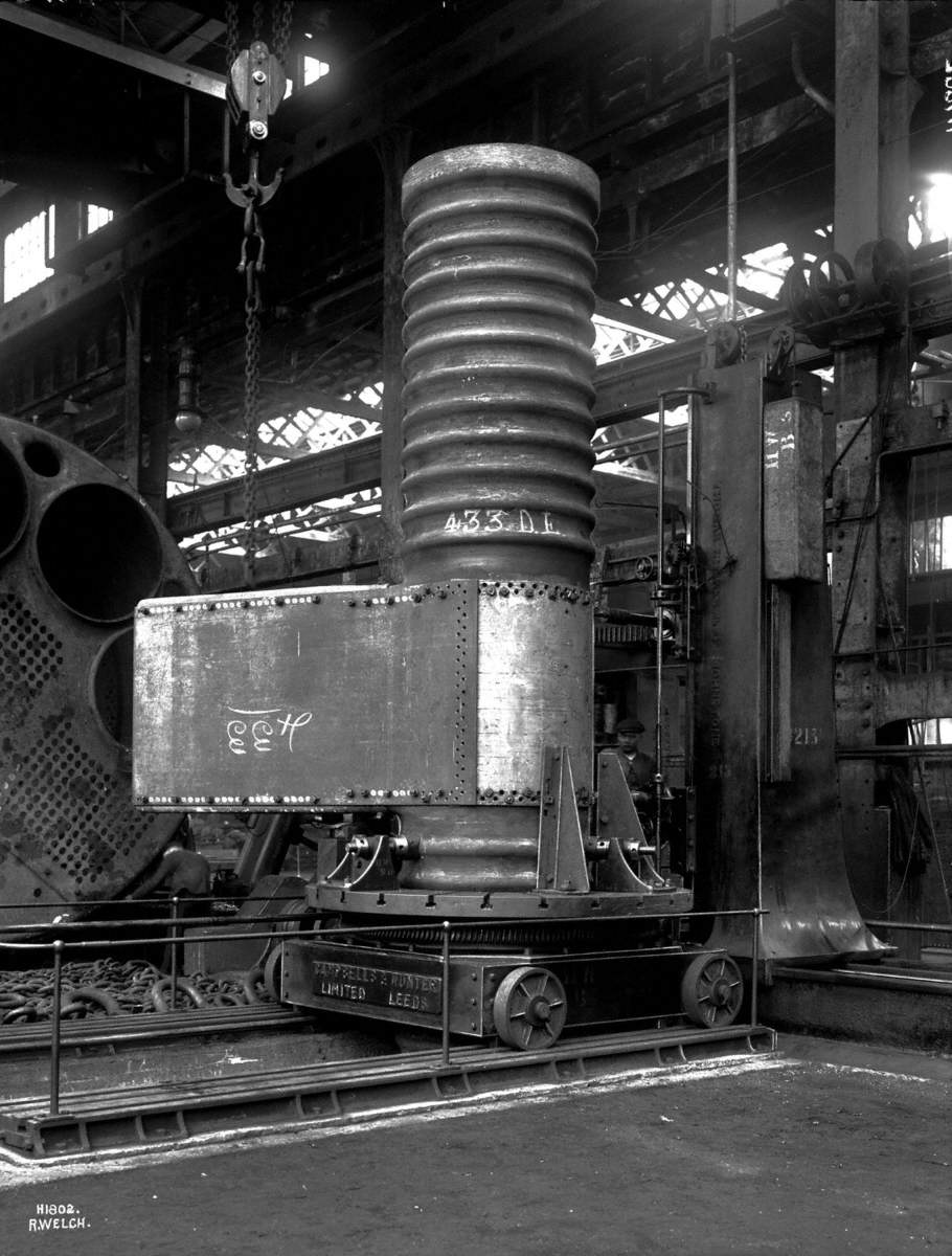 Engine works boiler shop with drilling machine and furnace for ship No. 433