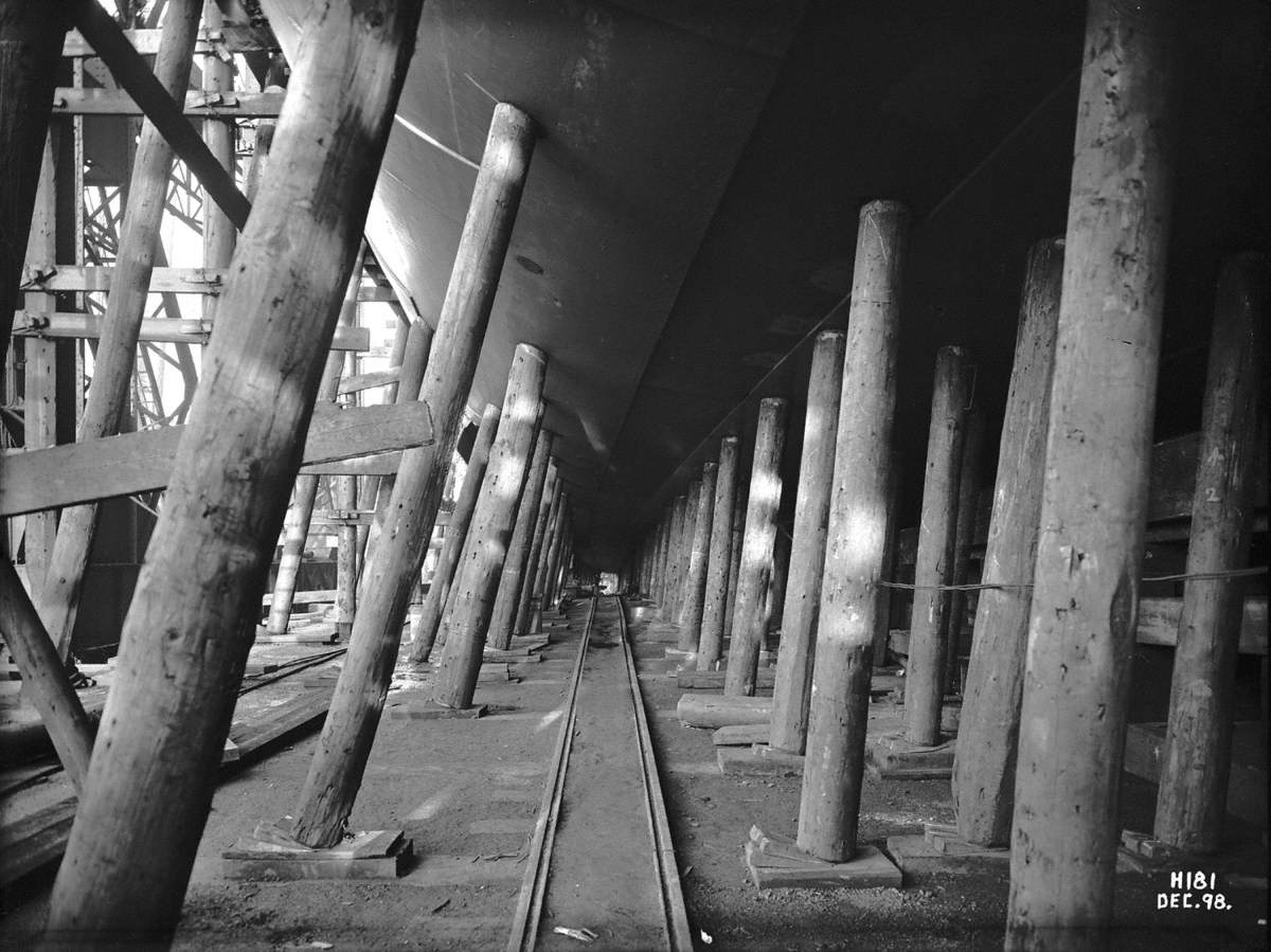 Timber shoring and trackway beneath hull at turn of the bilge