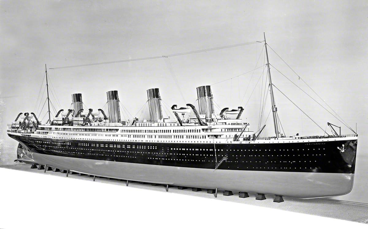Model: 3/4 bow view