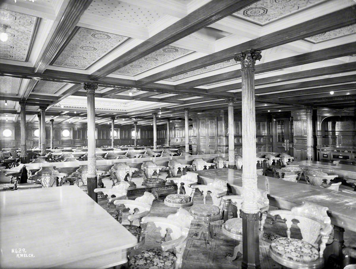 First class dining saloon