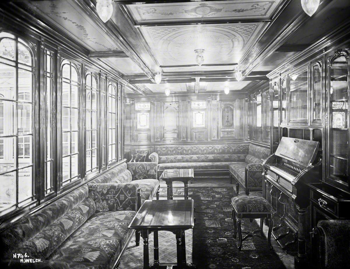 First class public room with harmonium