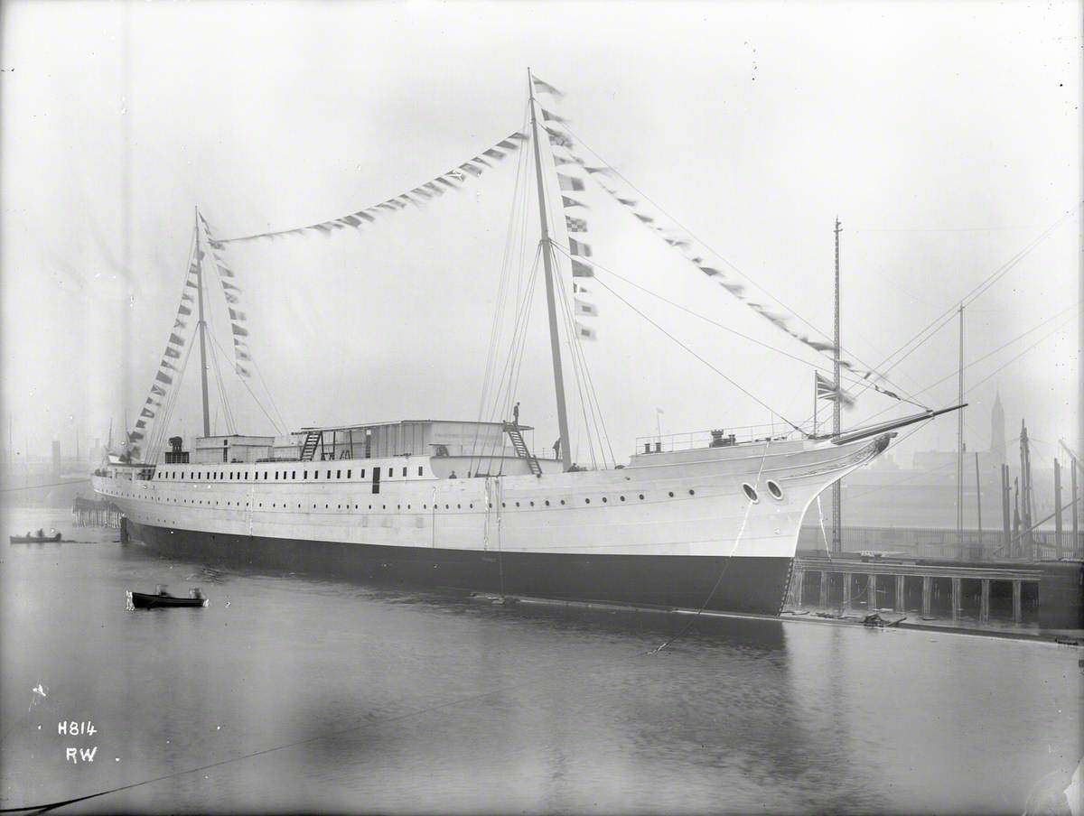 Starboard bow 3/4 profile afloat in Abercorn Basin immediately after launch