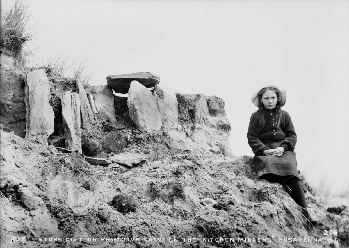 Stone Cist or Primitive Grave on the 'Kitchen Middens', Rosapenna