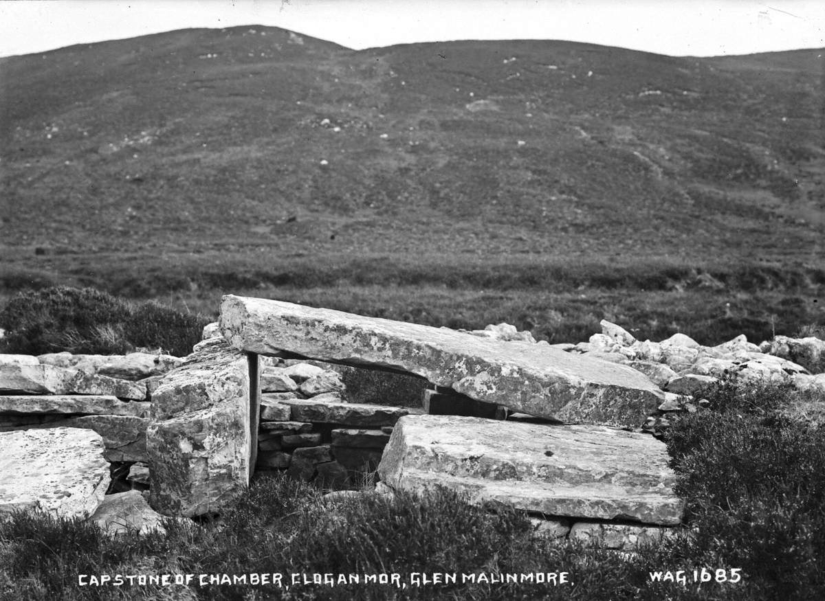 Capstone of Chamber, Cloghanmor, Glen Malinmore