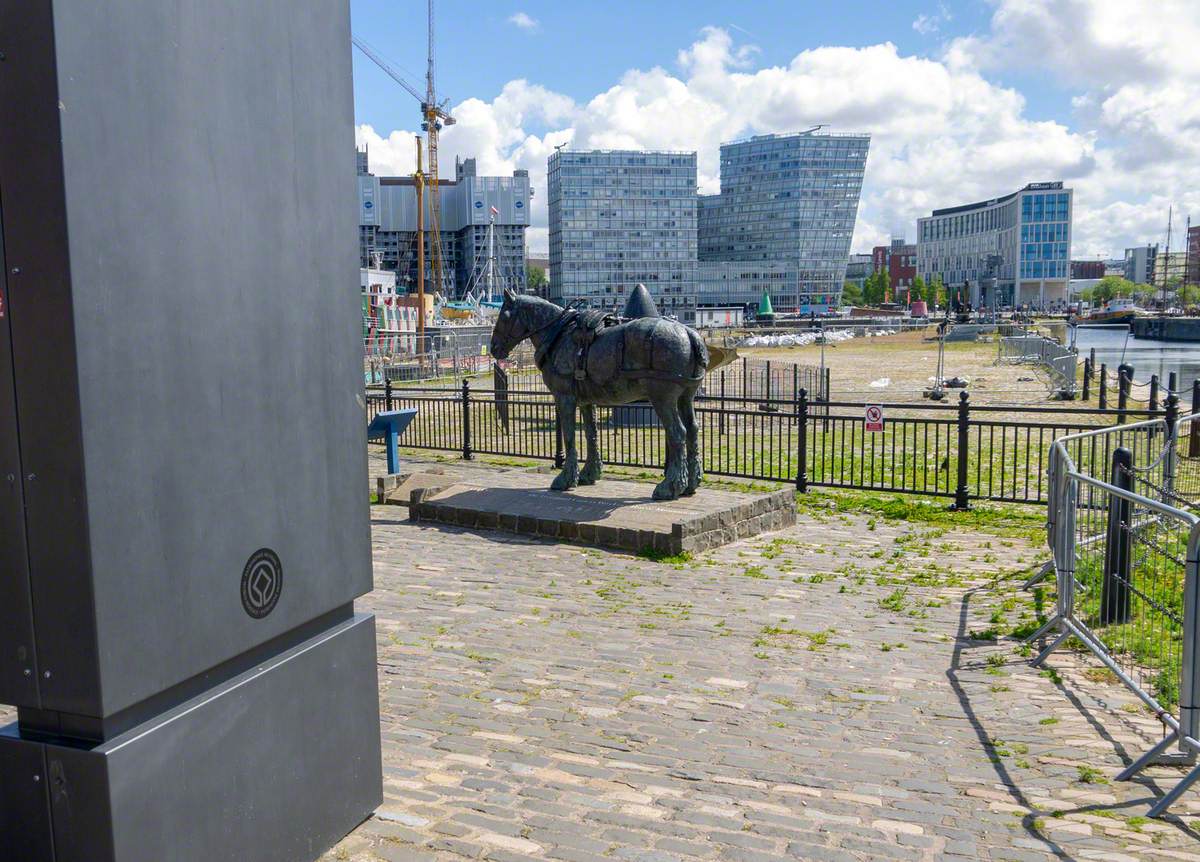 Waiting: The Monument to the Liverpool Working Horse