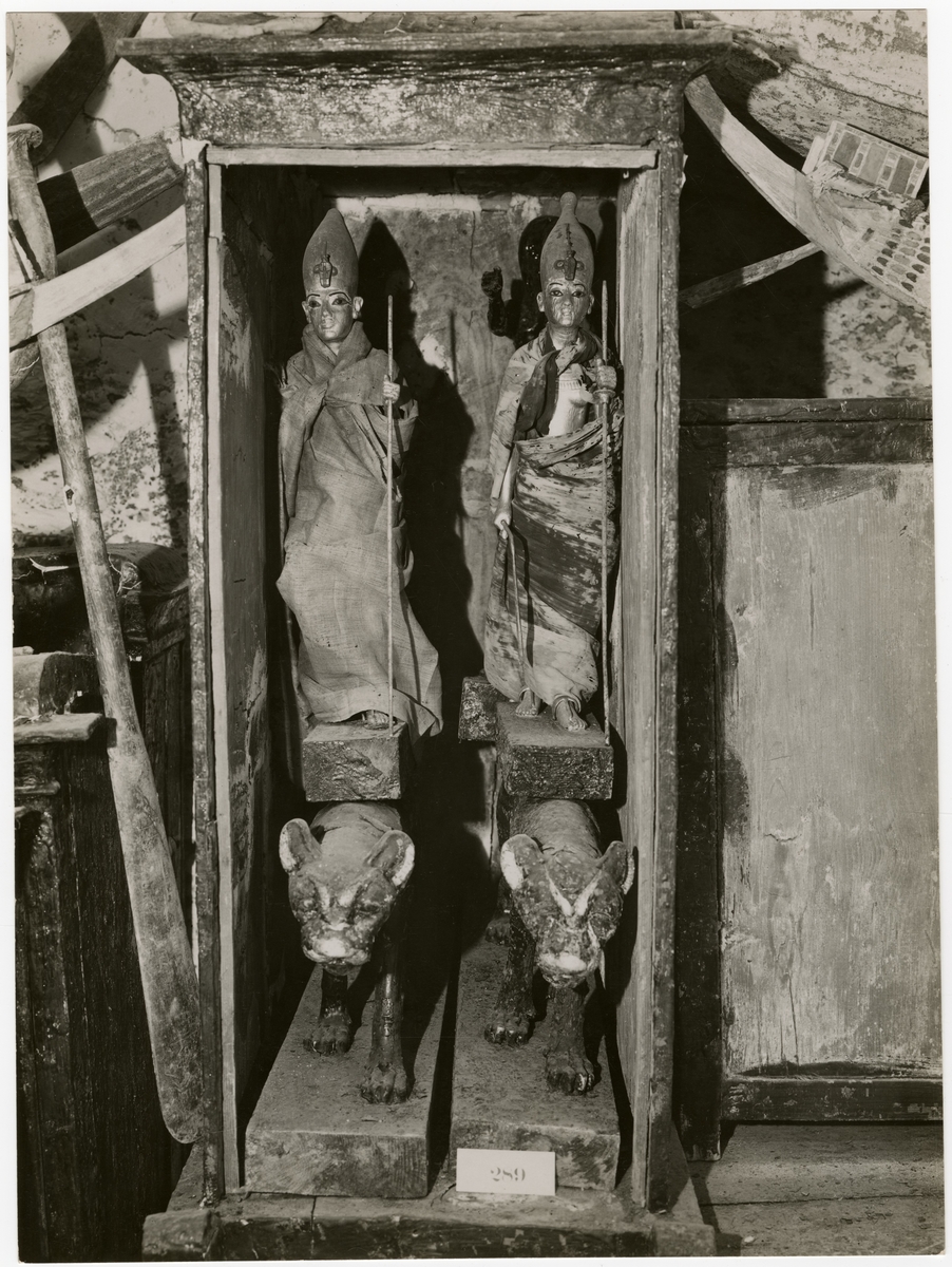 Tutankhamun's wrapped statues