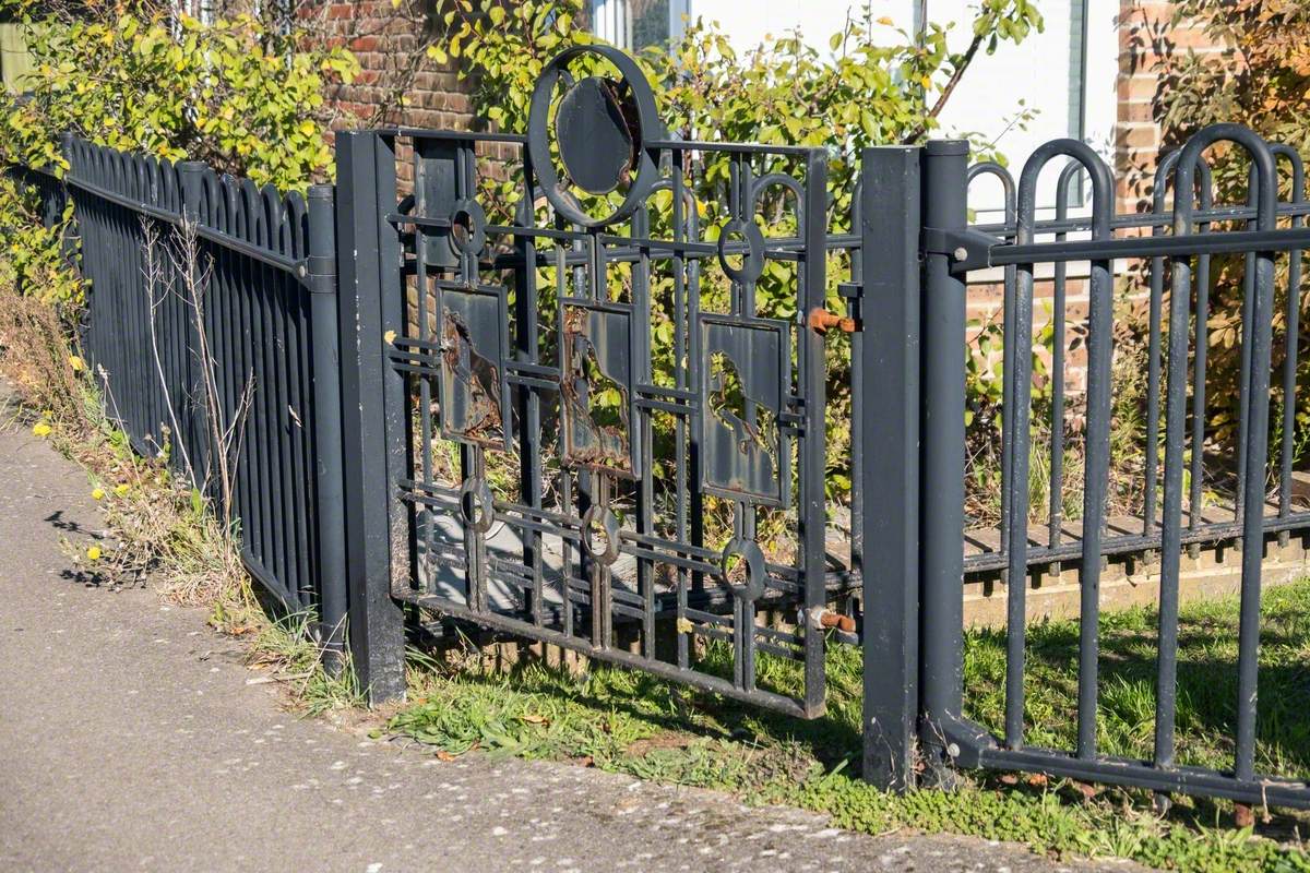 Wiston Way Personalised Gates