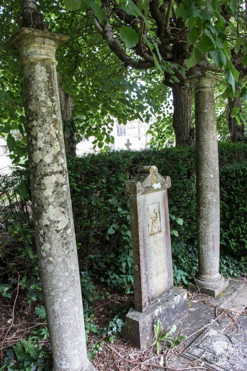 Thomas Hedworth Jolliffe (1900–1918) Monument