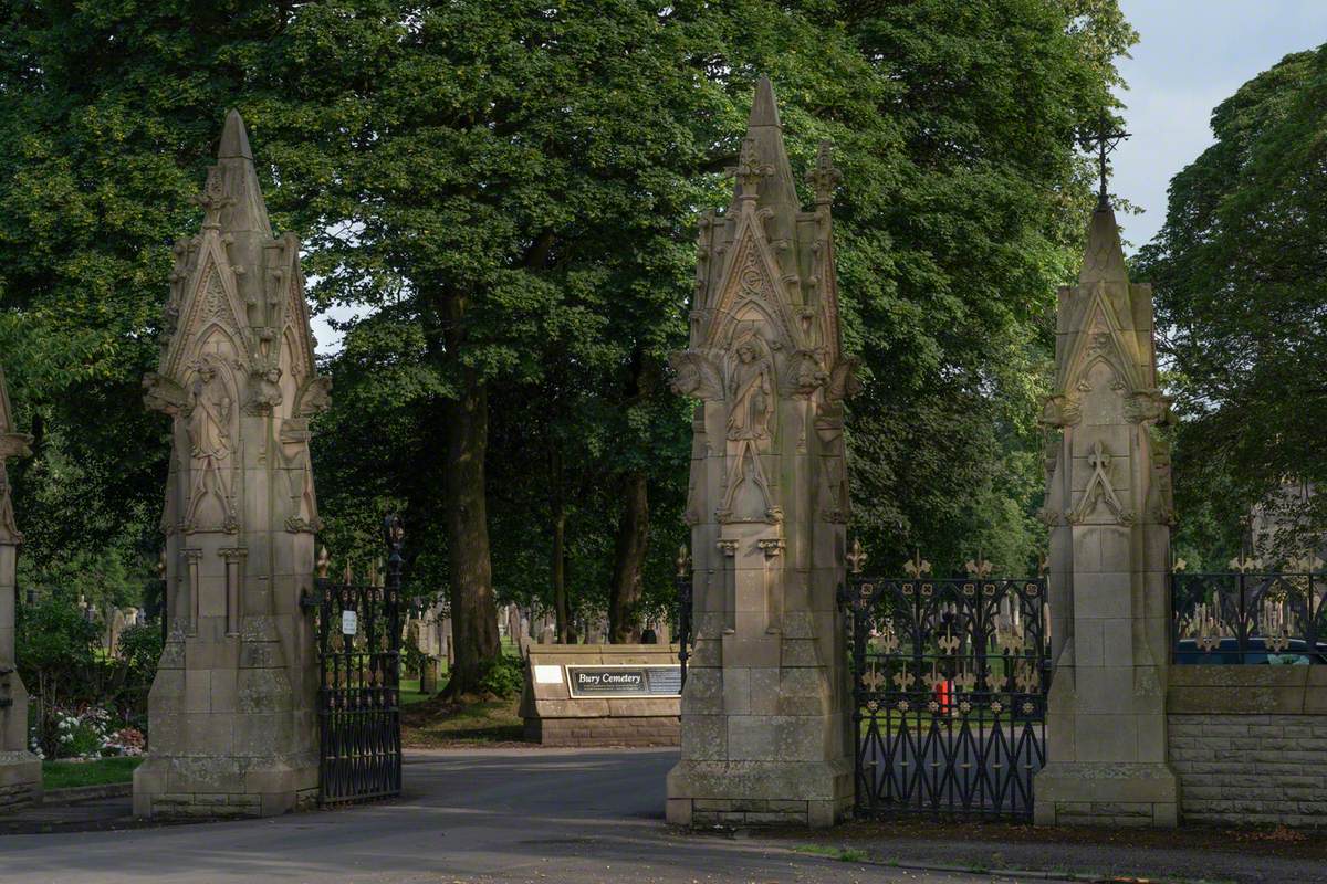 Cemetery Gatepiers and Gates, St Peter's Road