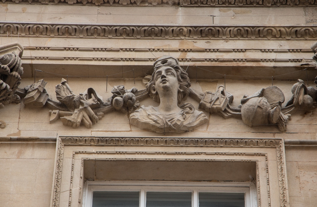 The Exchange: Exterior Carvings, Festoons and Decorations