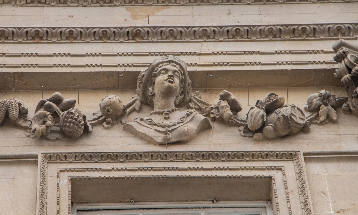 The Exchange: Exterior Carvings, Festoons and Decorations