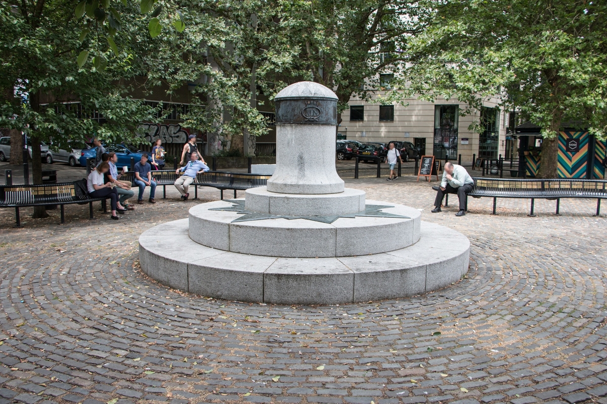 Memorial to Merchant Seafarers