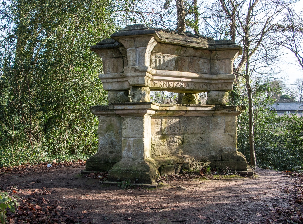 Sarcophagus Commemorating Charles, Fourth Duke of Beaufort (1709–1756)