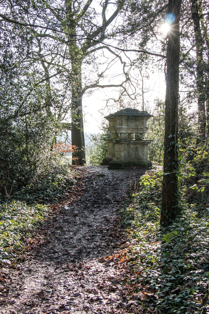 Sarcophagus Commemorating Charles, Fourth Duke of Beaufort (1709–1756)