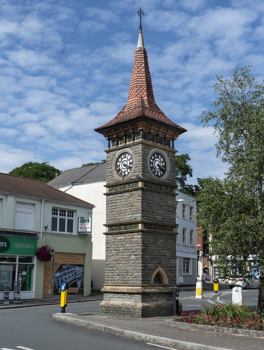 In my city in the Balkans this is known as the “Englishman’s Clock